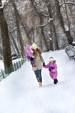 A duhet ta shëtisni beben gjatë dimrit?